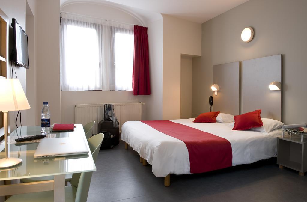 Hotel Du Musee De L'Eau Pont-en-Royans Zimmer foto