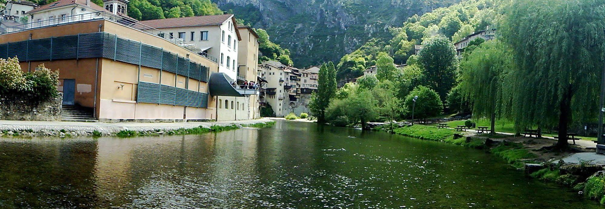 Hotel Du Musee De L'Eau Pont-en-Royans Exterior foto